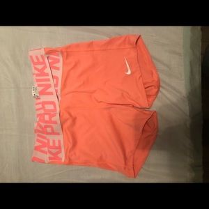 Nike pro inter twist